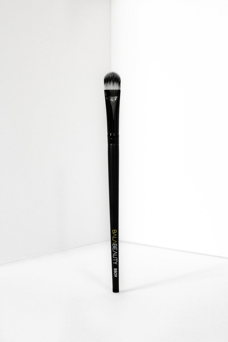 BB09 Large Flat Concealer Brush